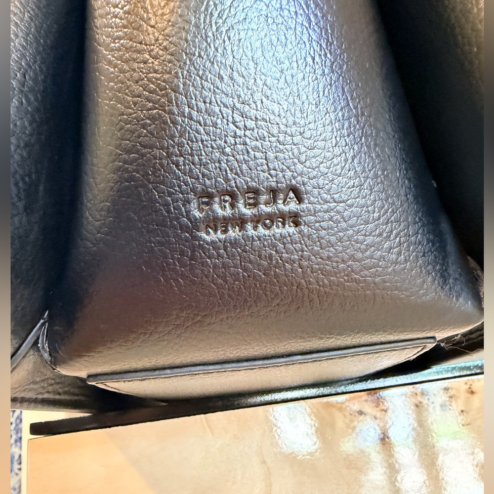 Freja New York Paloma Black Vegan Leather Tote Bag - Picture 10 of 16